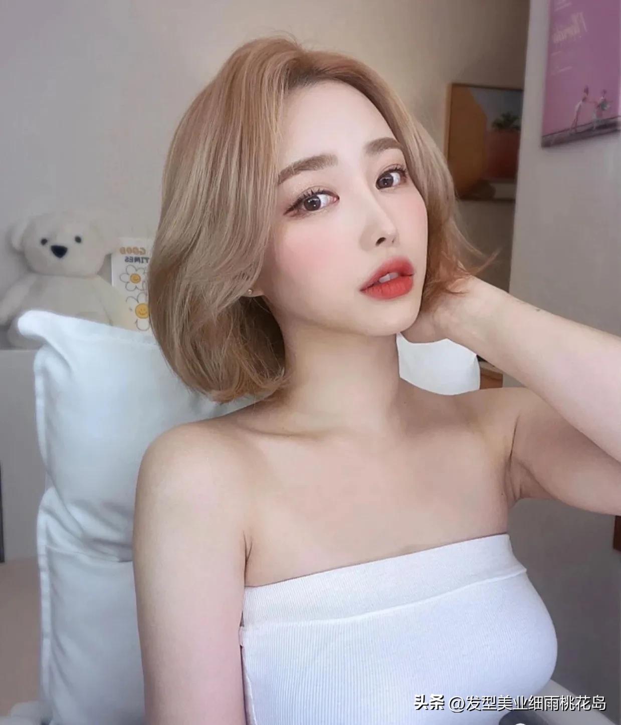 妩媚风情的短发,短发冷艳御姐拍照姿势