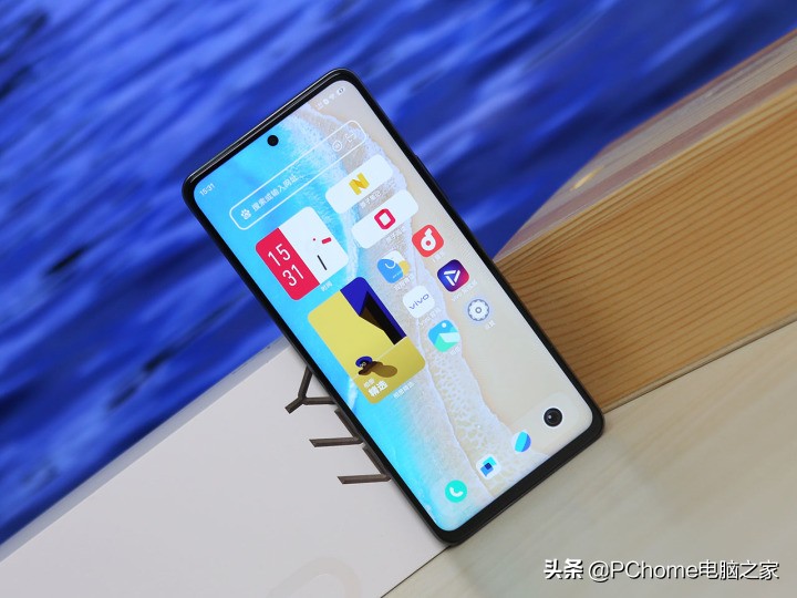 vivoy77是双引擎闪充吗,vivoy77双芯闪充手机