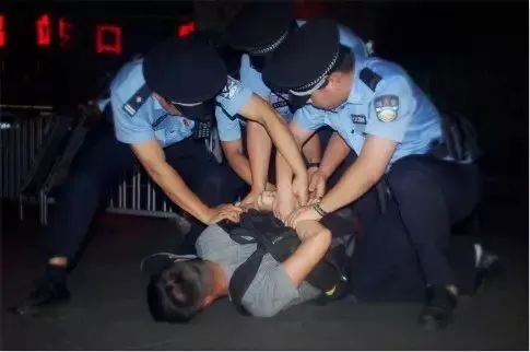 积极践行新时代的枫桥经验,践行枫桥经验护航经济发展