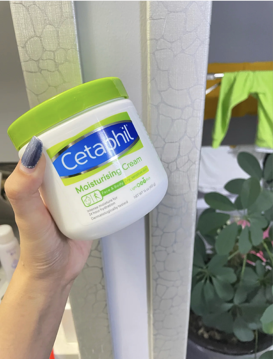 平价大桶美白身体乳推荐自带体香,又到了买护肤品的季节了