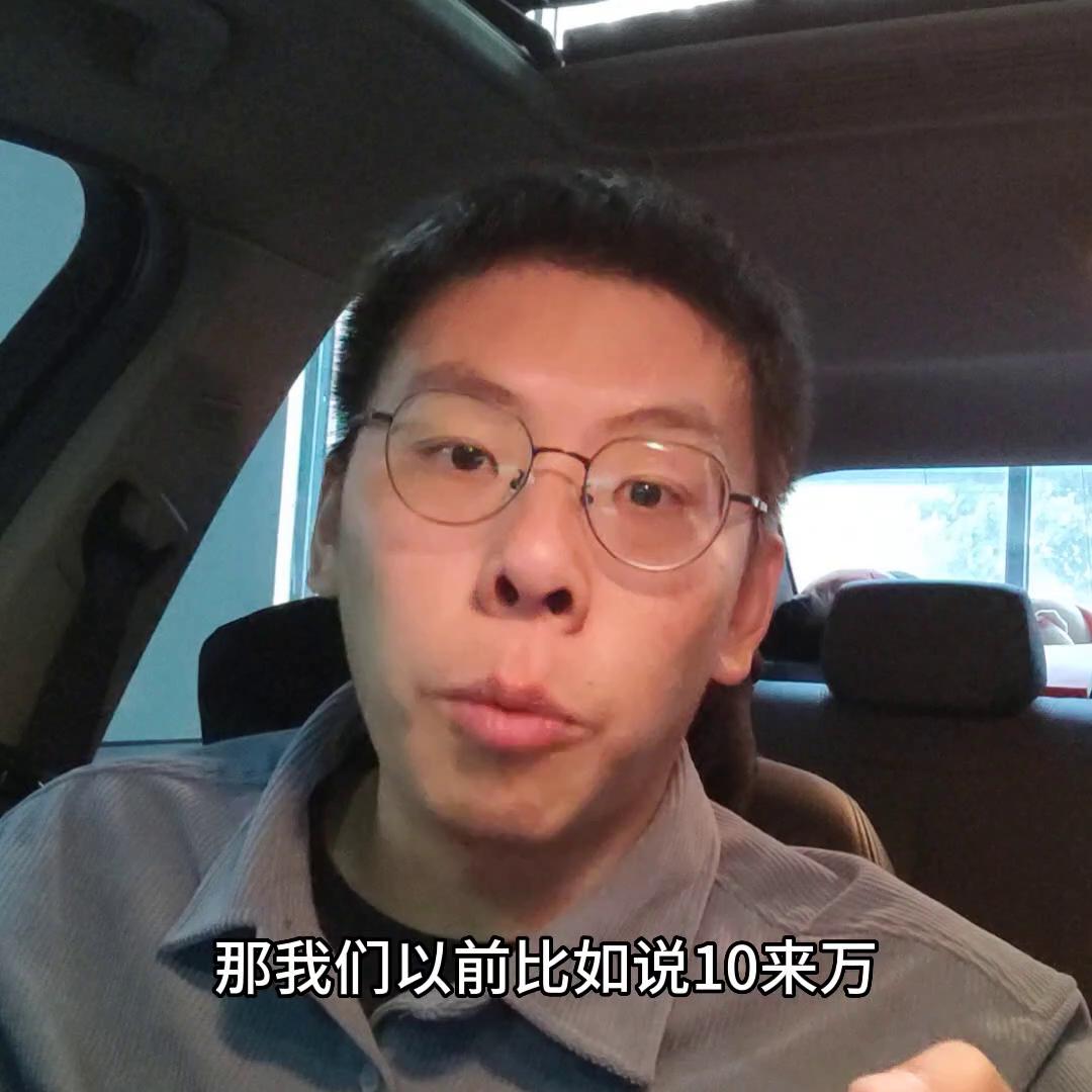 路上新能源车越来越多,路上很多新能源车