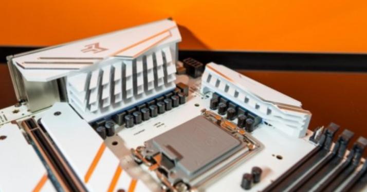 影驰b760金属大师超频,影驰b760金属大师扩展