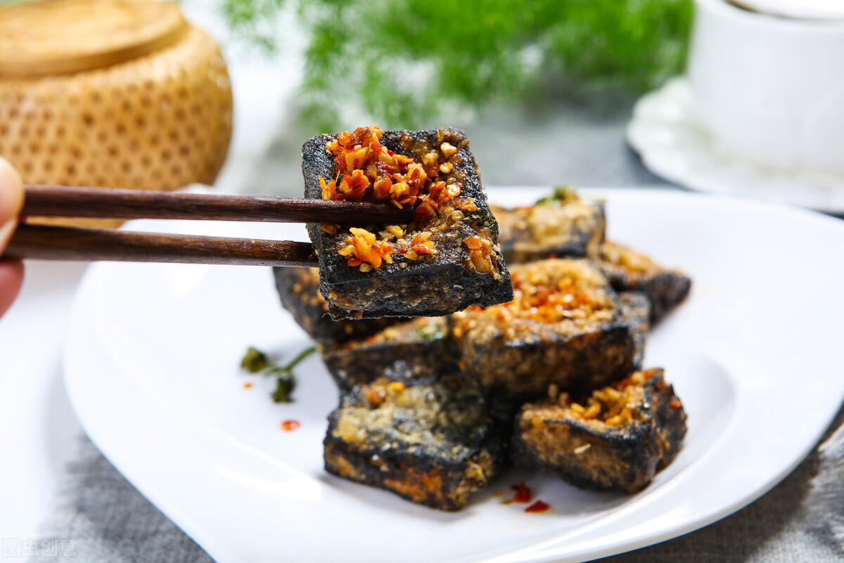 中国最有名的八大臭味美食，第5个比袜子臭10倍，曾把罗志祥臭哭