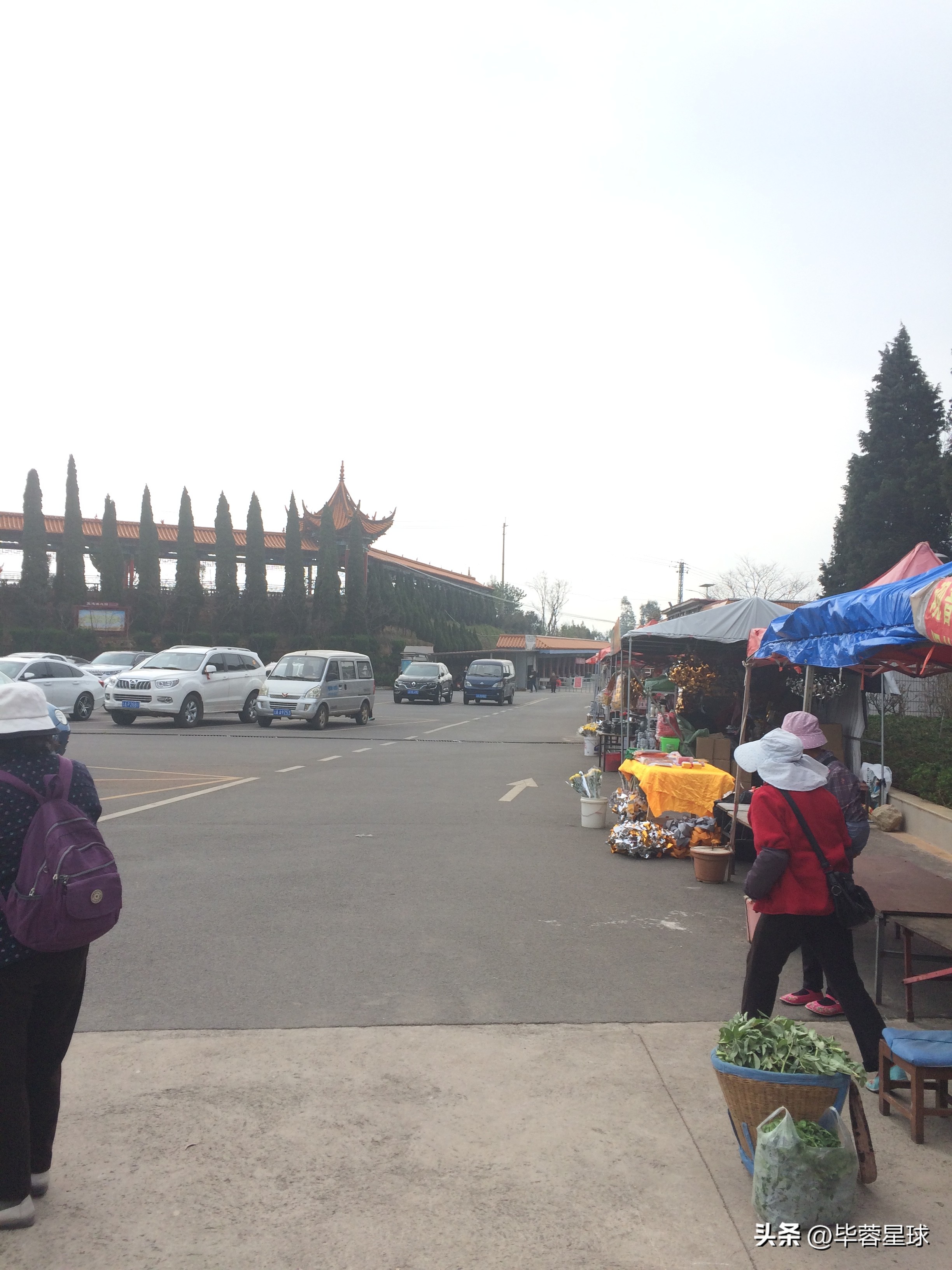 观音山公墓，为外婆下葬的一天，是提醒，是童年青春时代的告别