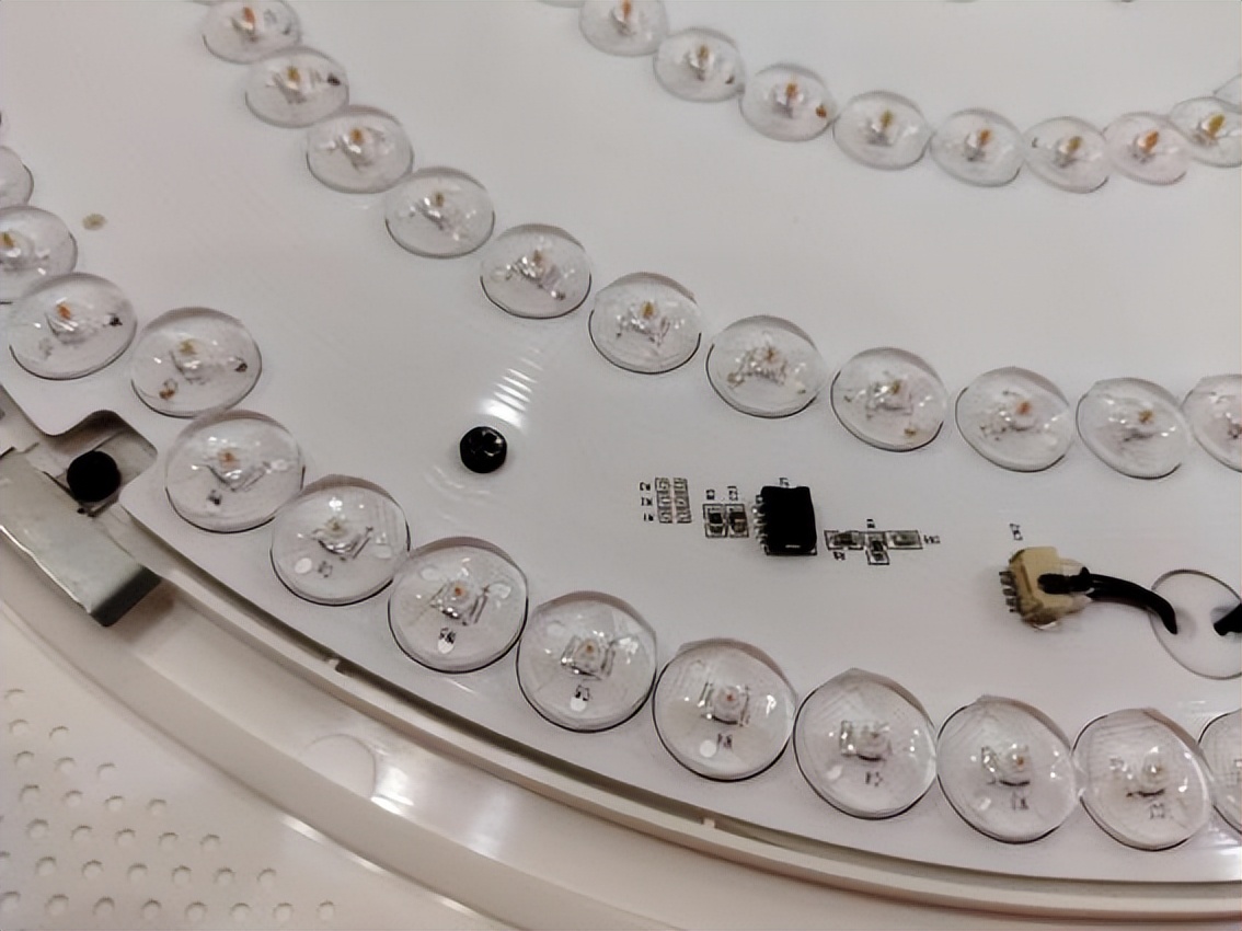 【开箱评测】极米神灯:卧室投影仪的天花板,居然是个吸顶灯!