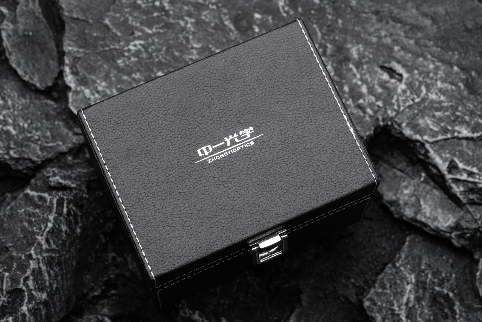 超大光圈镜头f0.6,20mm广角大光圈