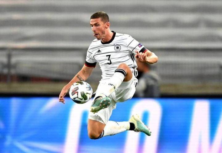 ESPN2021年度足坛十大左边后卫，罗伯逊领衔