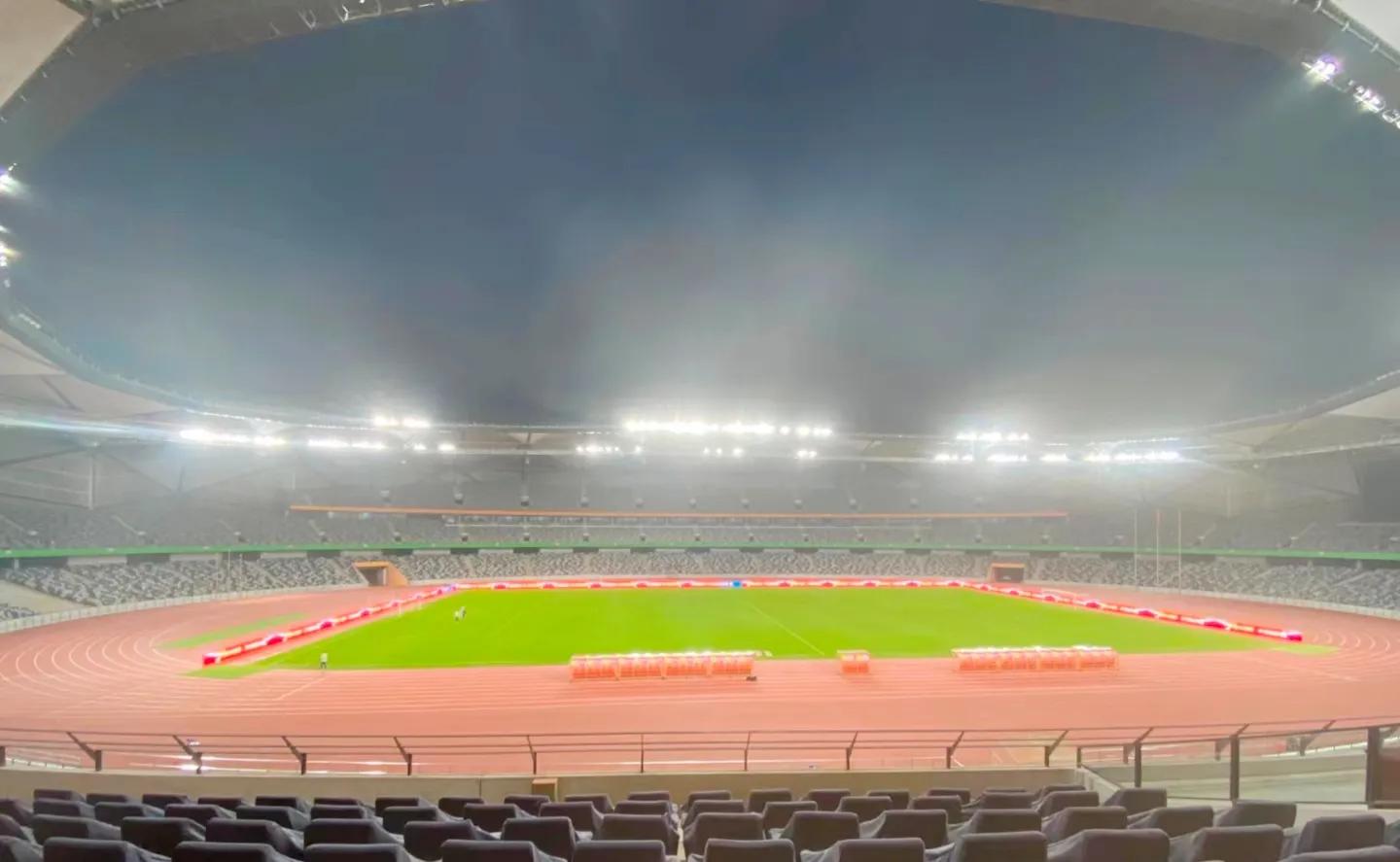 最大的体育场能容纳多少人,最新中国最大10座体育场