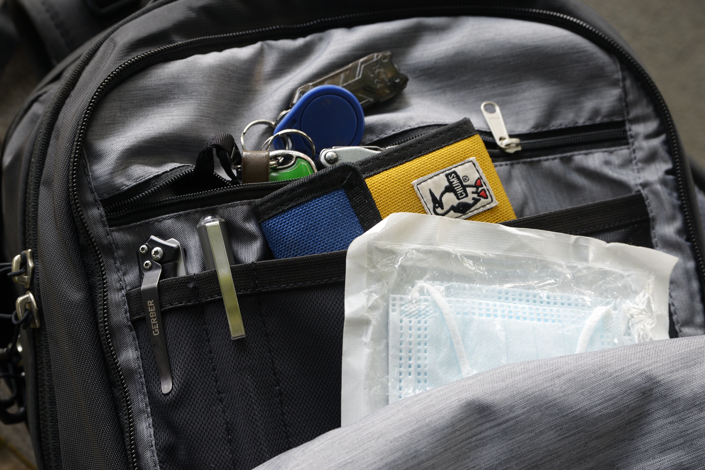 商务风格双肩电脑包,高端商务电脑背包