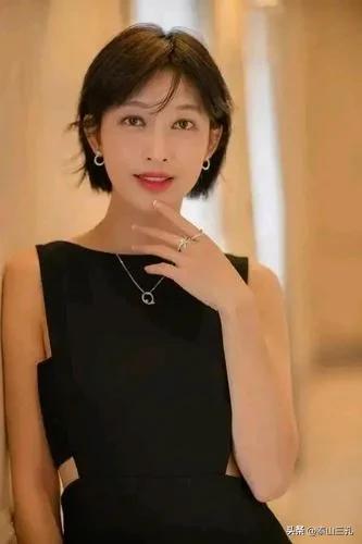 花开半夏如诗如画的下一句,花开半夏如诗如画完整版