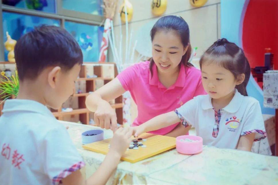 园长撞脸毛不易,幼儿园校长毛不易