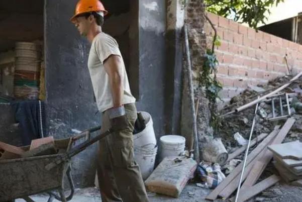 风流少妇嫌丈夫不行，公然*引勾**邻居，结果酿成*门惨灭**案