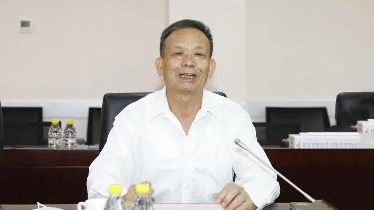 曹德旺被赶下铁王座,曹德旺为何引发争议