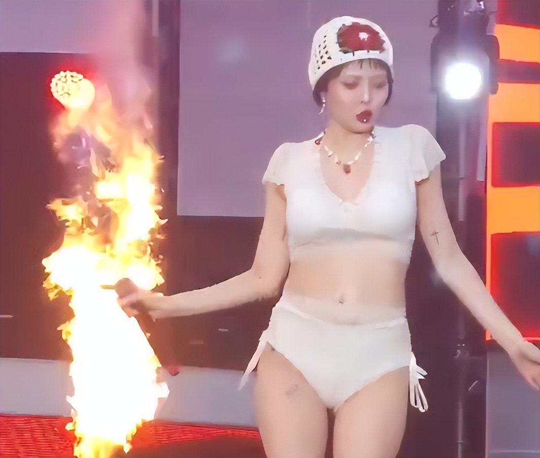 泫雅泰国泼水节着装,泫雅泰国泼水节造型引发争议