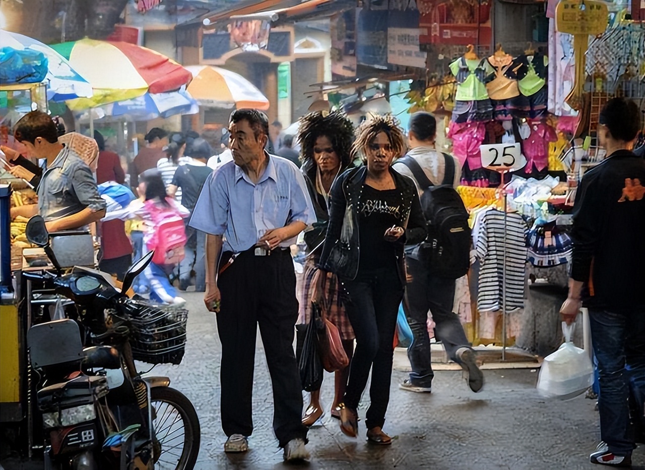 广州黑人泛滥，“黑二代”随处可见，如何治理？日本做法值得借鉴