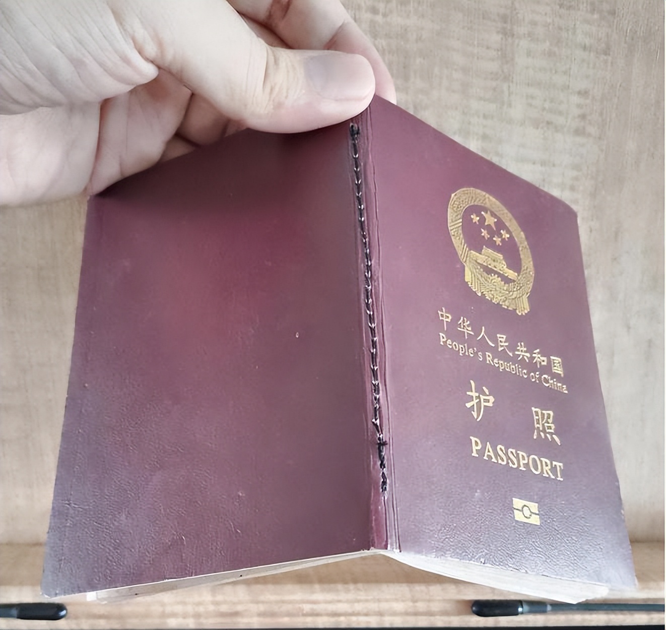 偷渡刑事处罚后被限制出入境,偷渡在海外海关被抓什么后果