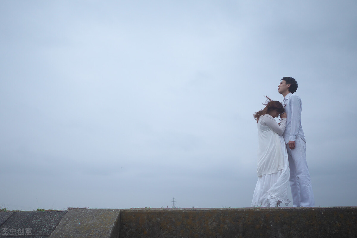 女朋友脾气不好，老是找我吵架，该不该分手？