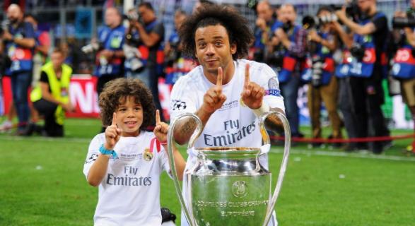 巴西十二岁足球神童,18岁巴西小将加盟皇家马德里