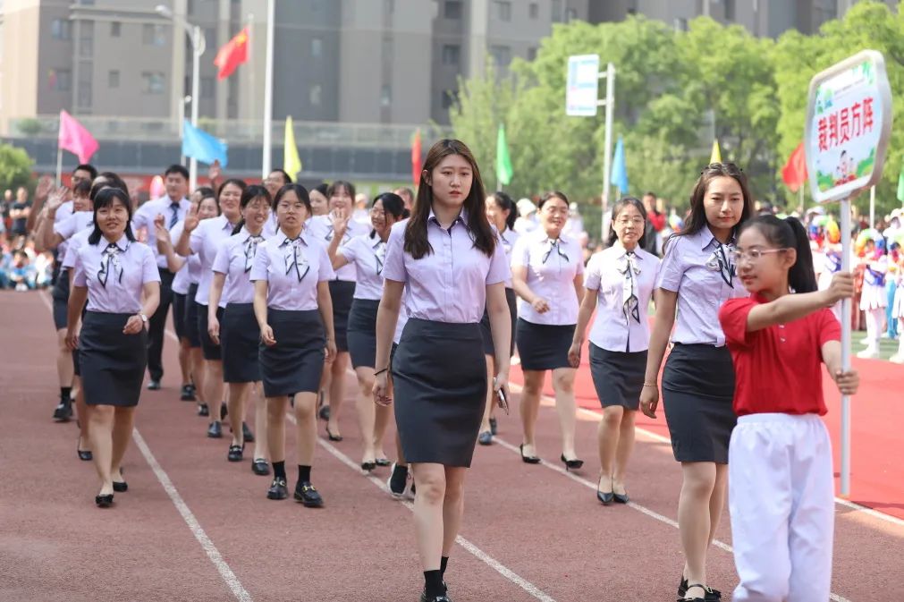 西安浐灞阳光海澜小学田径运动会,西安御锦城小学春季运动会直播