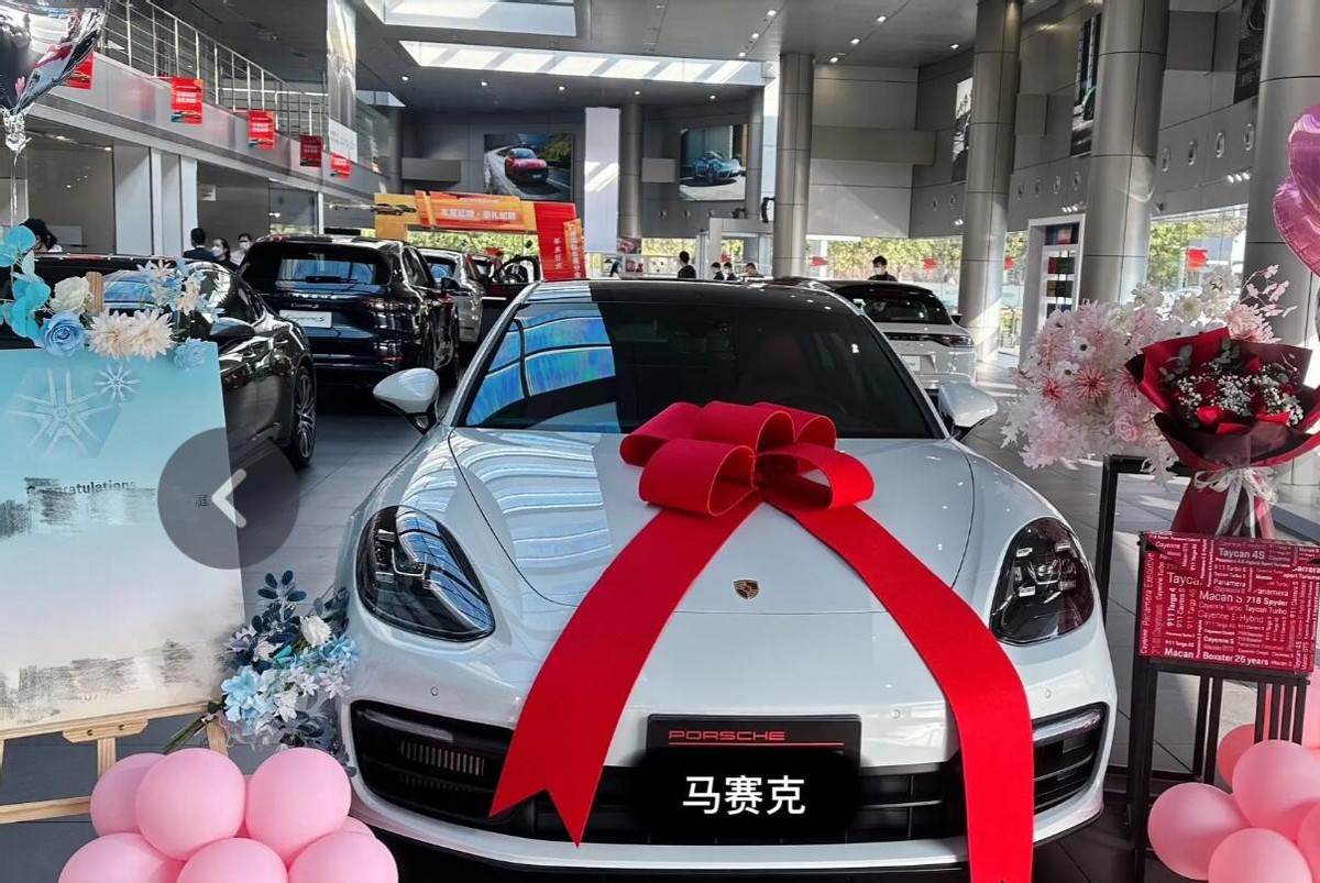 吕德华妹妹户外视频,吕德华妹妹露脸