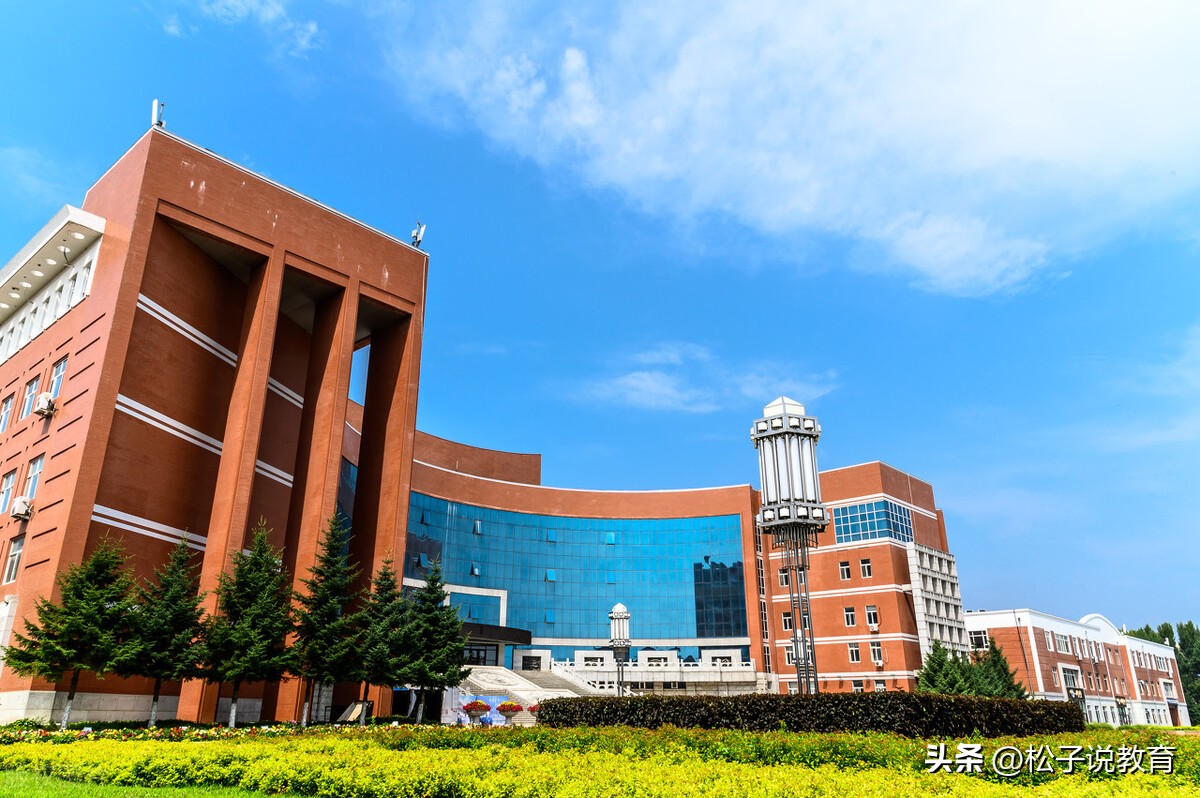 东北师范大学，算不算顶流的师范类大学？听听高中老师怎么说