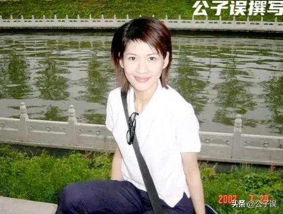 一张和冯小刚的“夜宿门”照片，彻底撕下了沈星的遮羞布