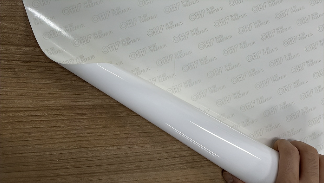 桌上有残胶怎么办,桌上都是胶印怎么清理