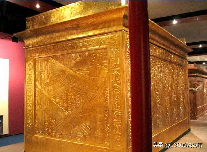 2015年发行的三角形纪念币,方形纪念币发行量