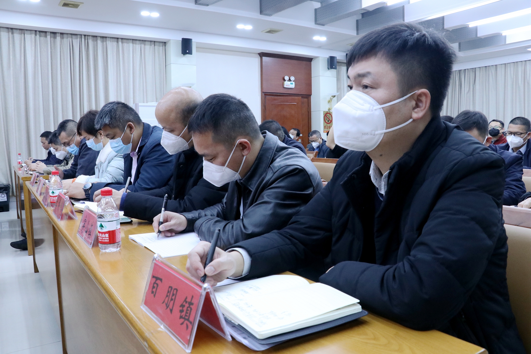 绷紧廉洁自律之弦增强拒腐防变,绷紧自律弦守牢廉洁关