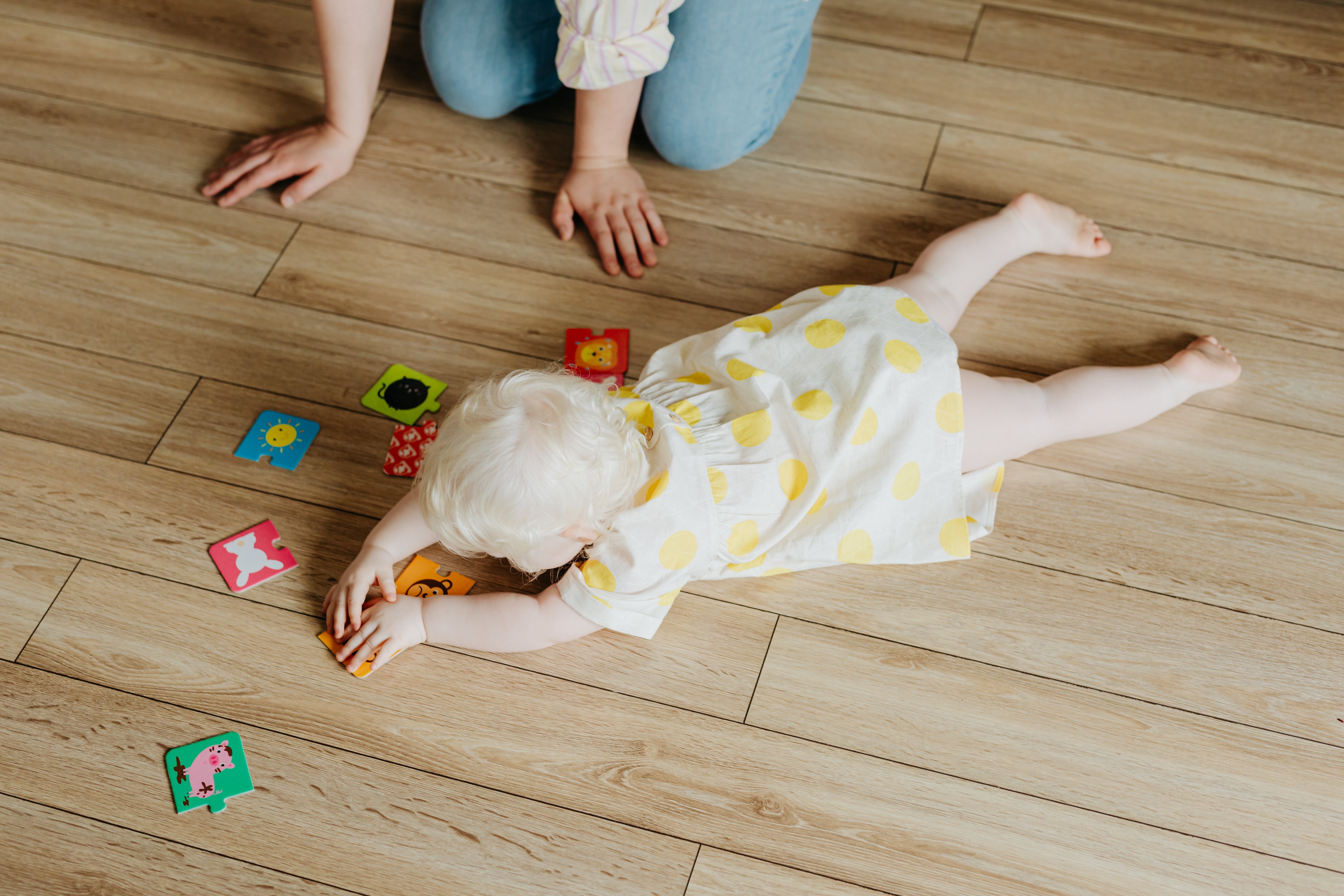 天气回暖地板潮湿有什么办法吗,天气冷地板降温