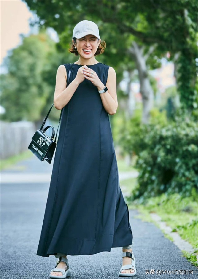 日本奶奶告诉你:女人老了,少披丝巾配裤子,裙子+帽子更显气质