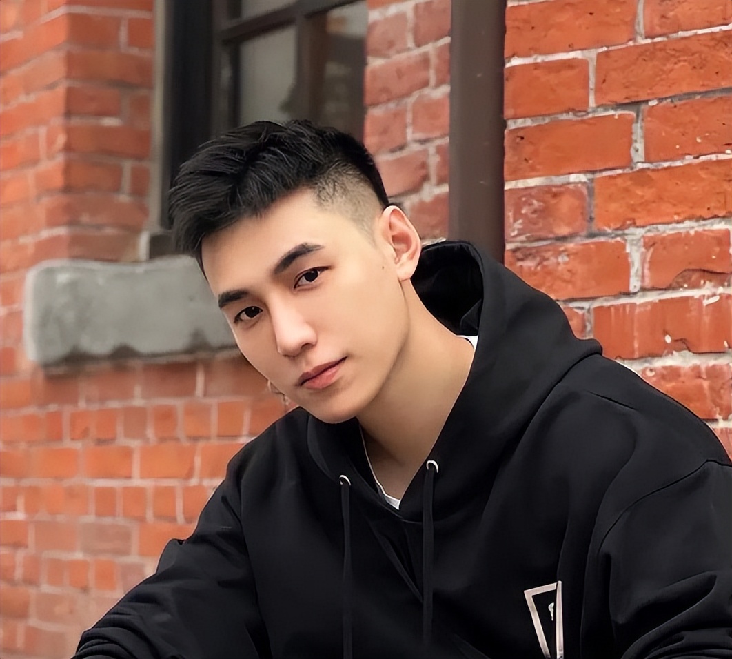 发型男生2022流行发型解析,发型男生2022流行发型图文