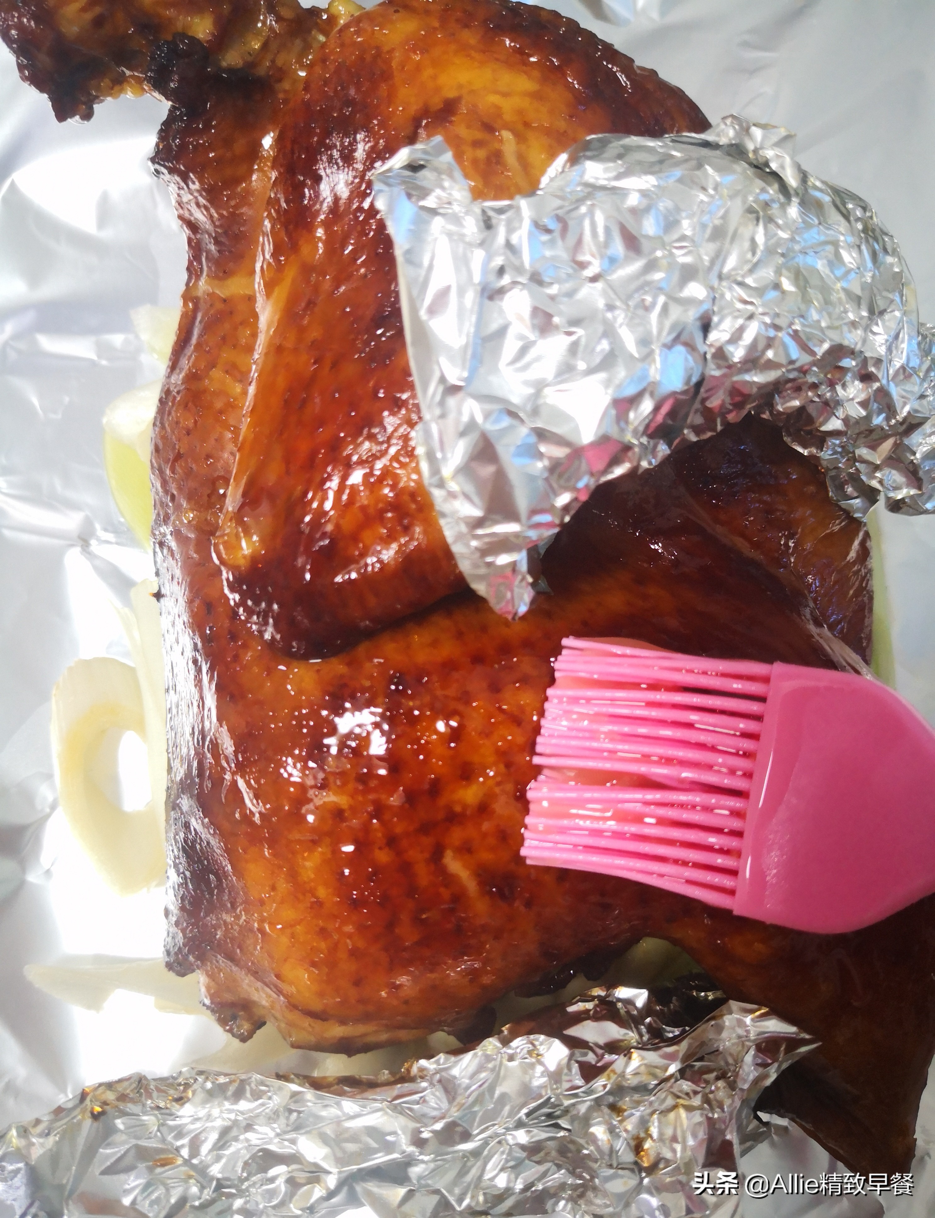 脆皮烤鸡做法烤箱教程,在家就能做的爆汁脆皮烤鸡