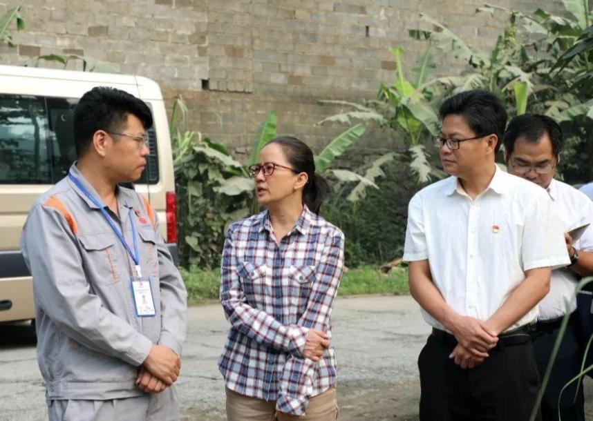 广西“女色虎”赵丽：强迫司机发生关系6年，疯狂敛财1344万