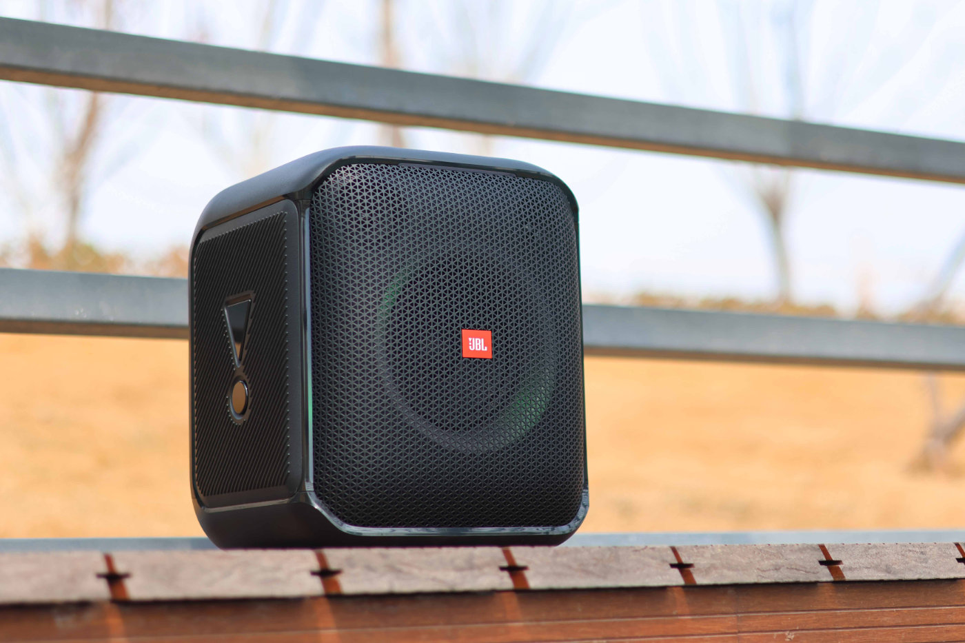 双无线话筒大功率蓝牙音响,jbl户外音箱710对比评测