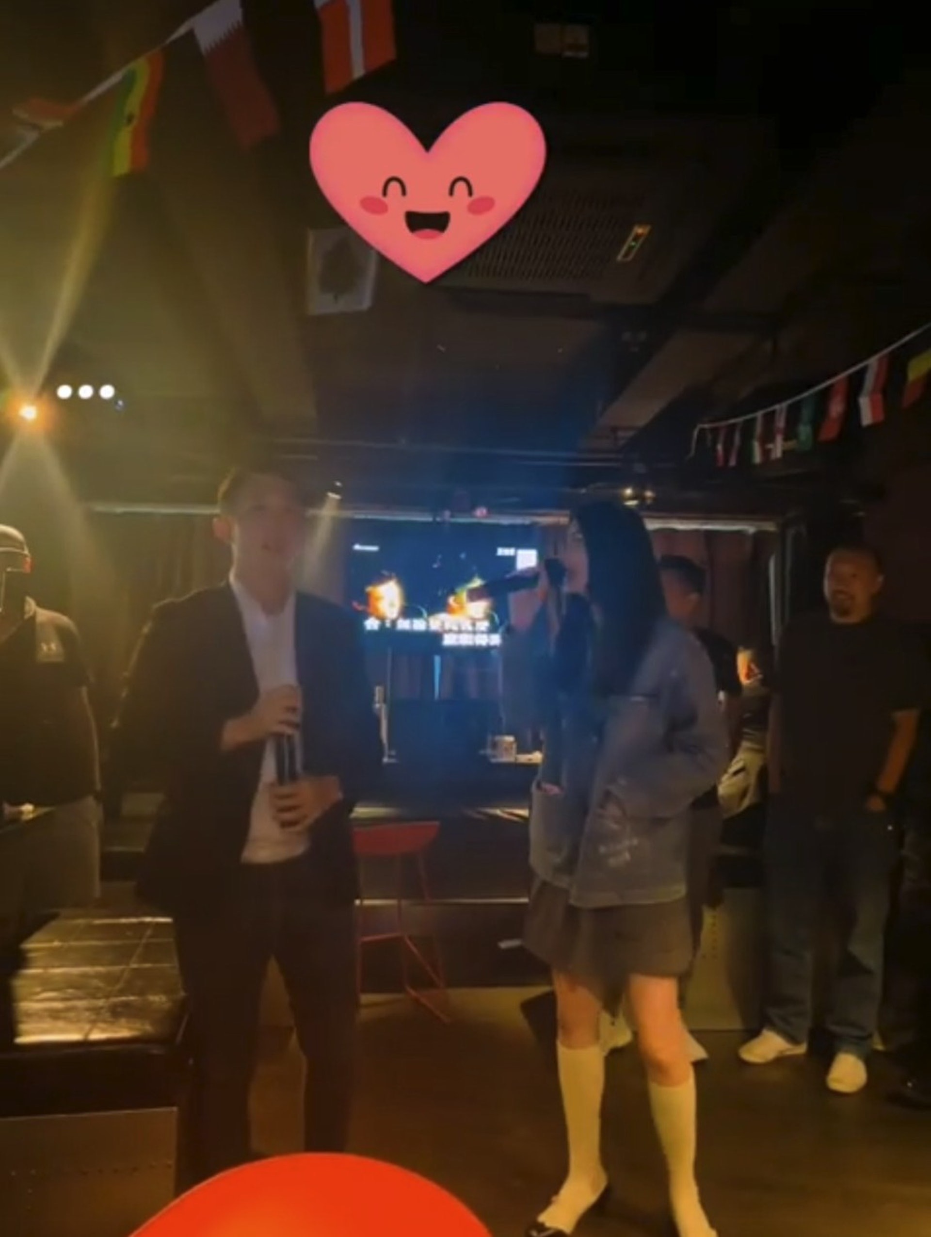 陈慧琳颜值身材依旧同30岁模样,50岁陈慧琳开演唱会