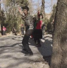 老鼠贴粘老鼠会死吗,老鼠贴粘到猫会自动掉吗