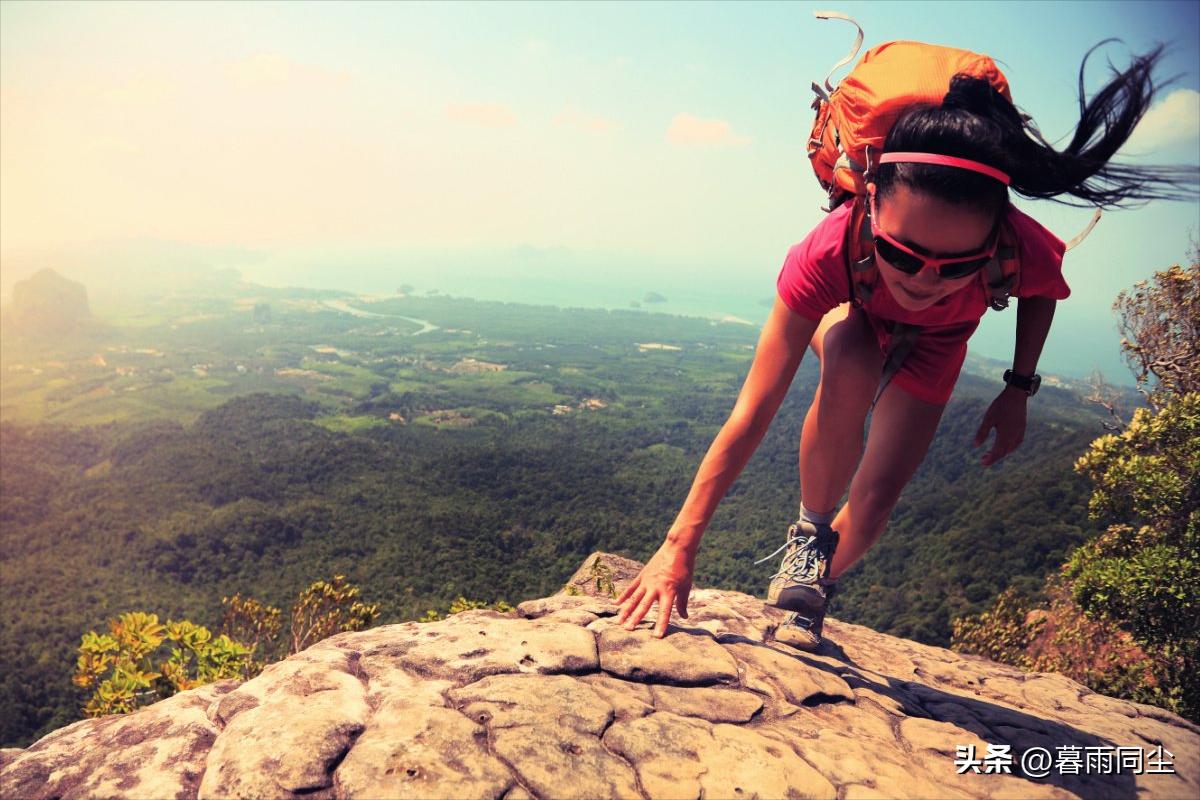 登山徒步正确的行走姿态,徒步登山技巧视频教程