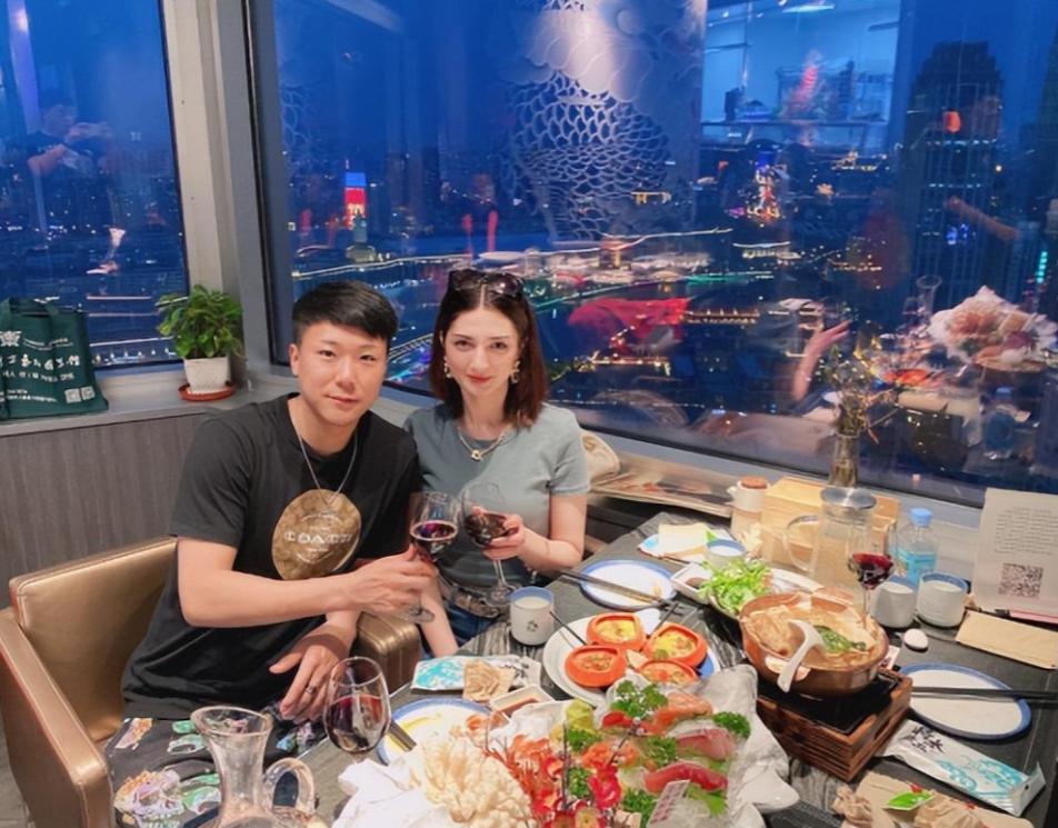 中国小伙娶乌克兰基辅媳妇,中国男足娶外国老婆