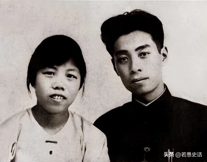 周总理去世前不断望向门口，护士不解，后来才知他在等妻子*颖超邓**