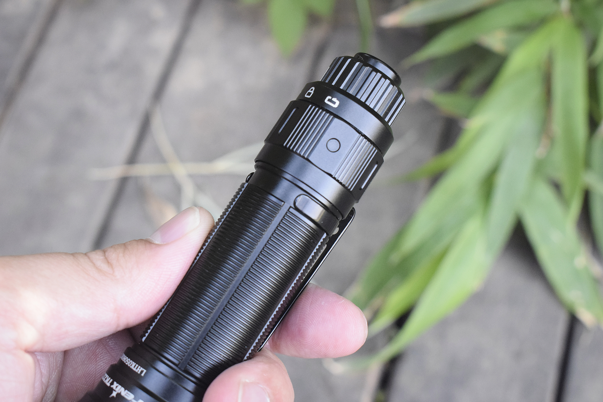 菲尼克斯fenixtk11tac手电速评,菲尼克斯tk75-2018手电评测