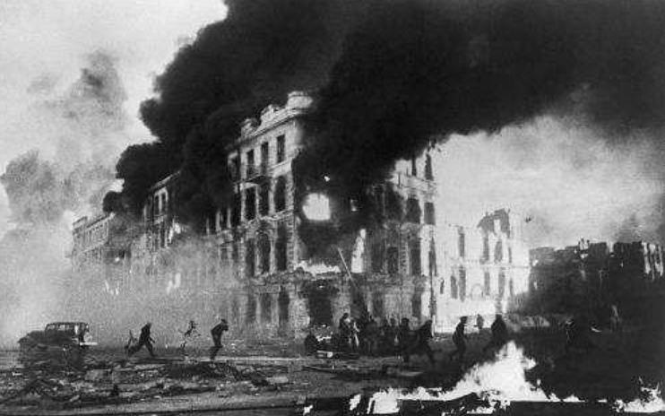 巅峰时期的德国大阅兵,德国战争时期的阅兵步伐威风凛凛