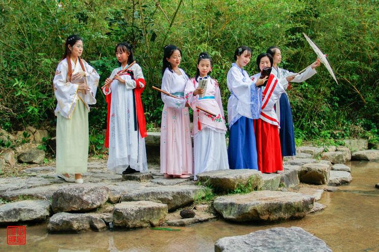 各领风骚全诗,各领风骚是哪首诗