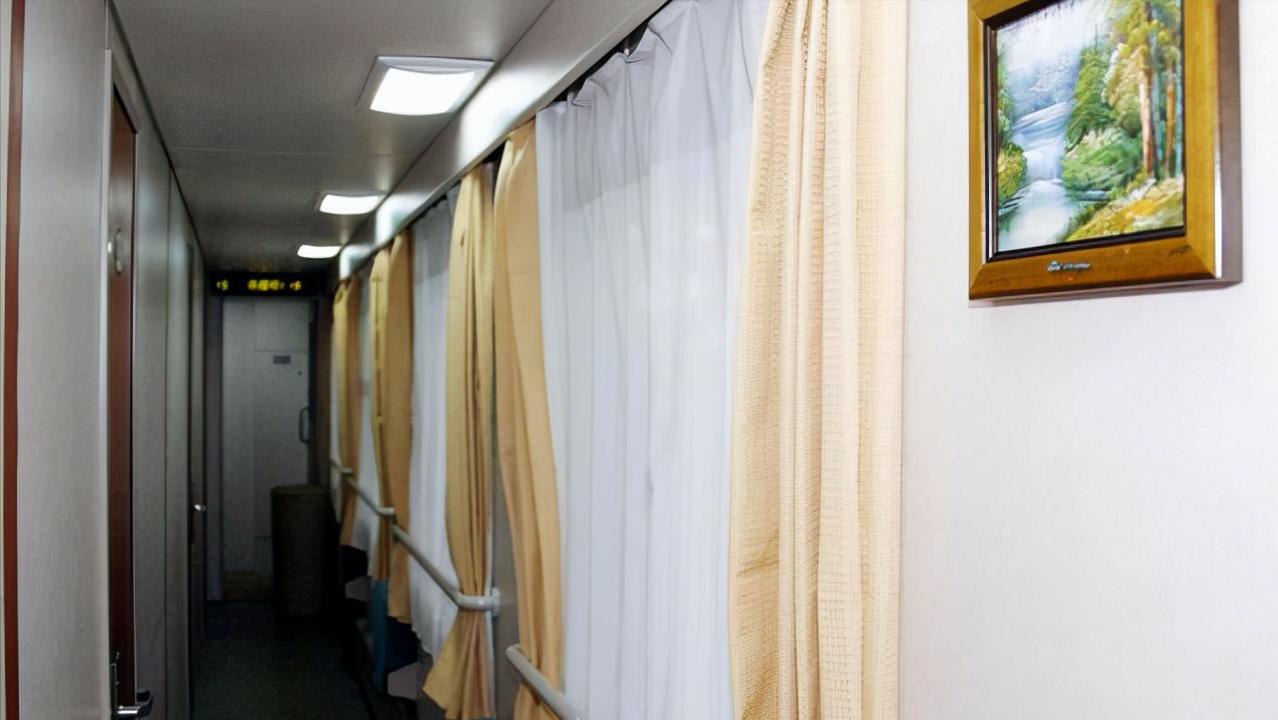 火车高级软卧带独立卫生间吗,绿皮火车带洗漱间软卧