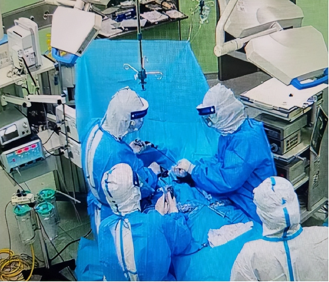 众志成城战疫情齐心协力保平安,齐心协力战疫情致敬医护人员