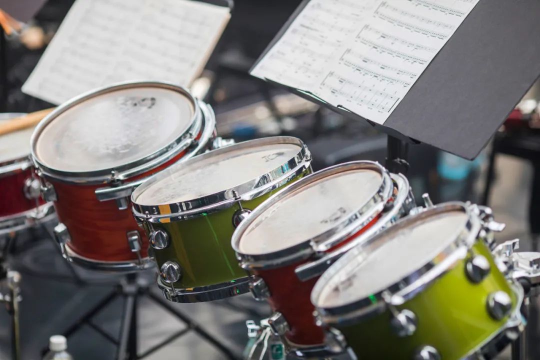 “敲门”别再说“knockthedoor”，老外听了可能要报警！