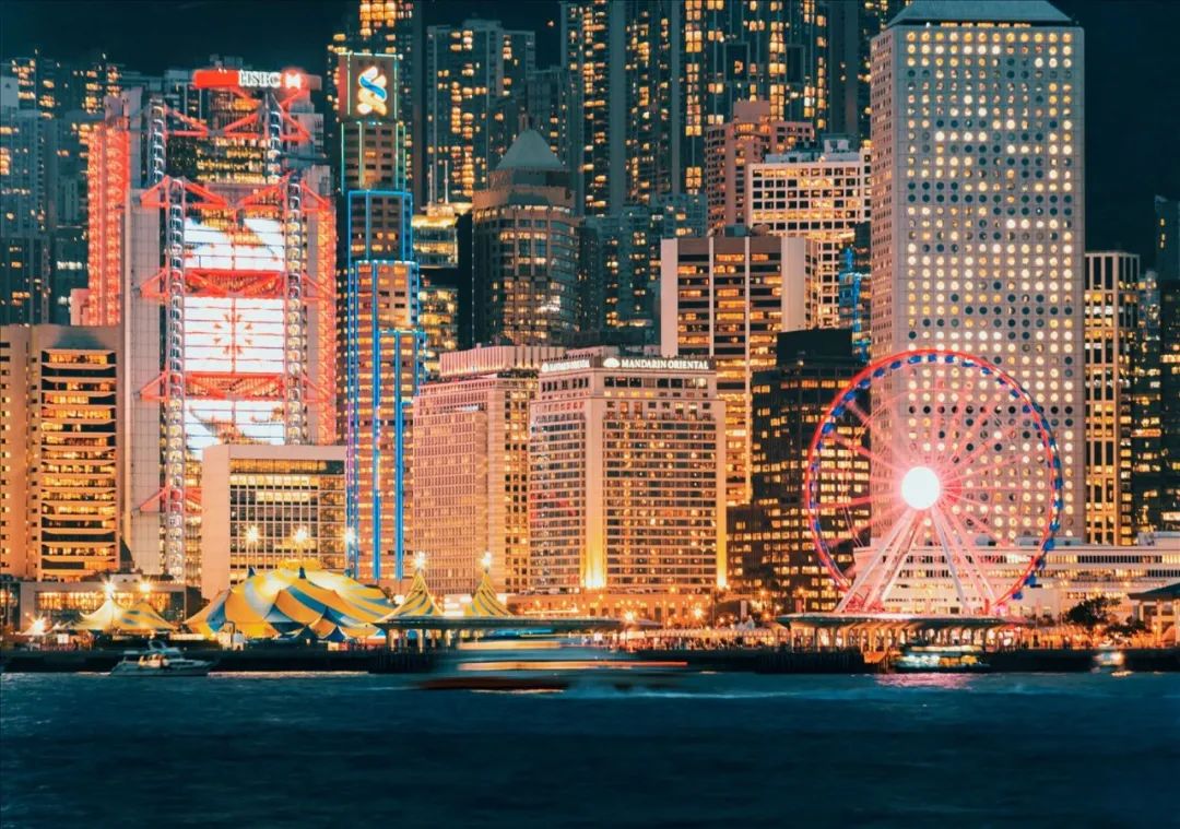 公厕里吃泡面,在厕所里吃泡面一个月恐怖视频