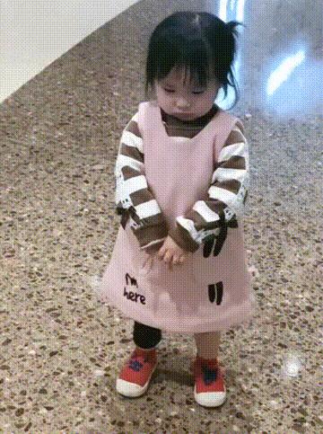 “24岁的女友发育成这样算正常吗？”哈哈哈朋友都说她是我兄弟！