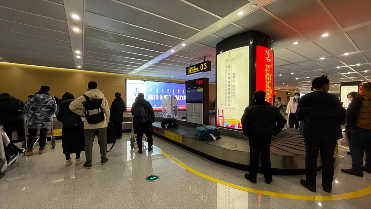 飞机免费托运行李可以叠加吗,飞机短途旅行可以托运行李吗