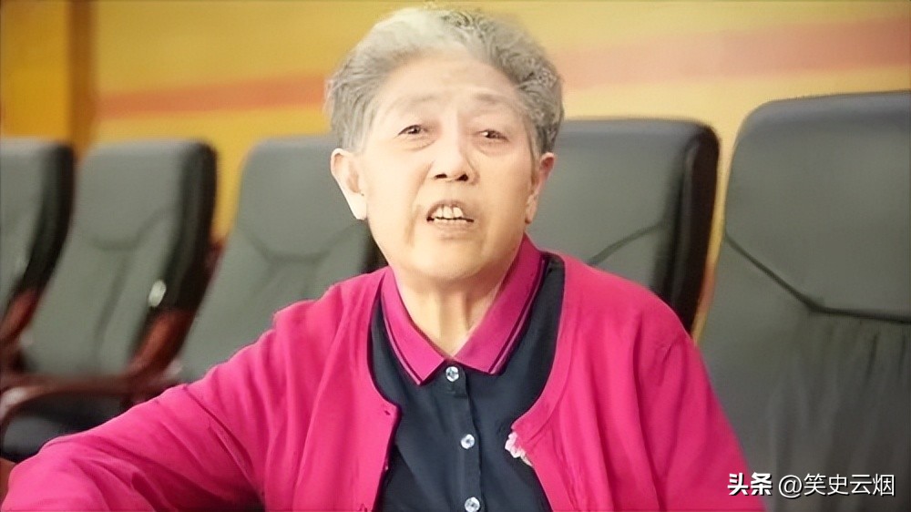 大儿子楼盘烂尾小儿子砸了招牌,大儿子房子被砸